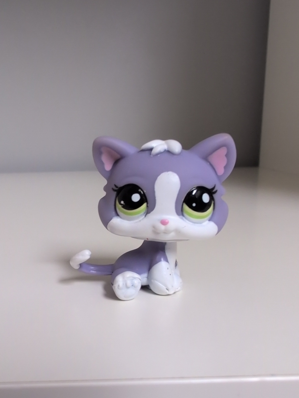 Littlest Pet Shop #2033 Purple Kitten Authentic Hasbro LPS Figure Collectible
